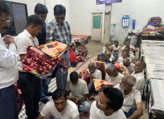 दिव्य वंदना आधार फाउंडेशन,जामगांव (को) येथील निवासी नागरिकांसाठी चिमूर काँग्रेस शहर अध्यक्ष अविनाश अगडे यांच्या वाढदिवसानिमित्त ब्लॉंकेटची व्यवस्था…