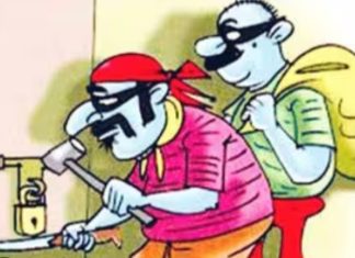 दत्तझरी मंदिरात जबरी चोरी…. — महिलांना रूममध्ये कोंडले,चार अज्ञात आरोपींनी 27 हजारांचा ऐवज लुटला.. — टीव्ही व सीसीटीव्ही फोडले. — गुन्हा दाखल…