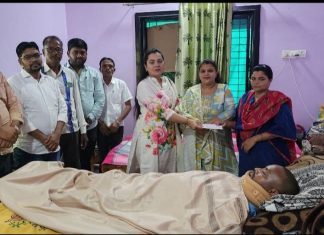 रुग्णास उपचारासाठी आर्थिक मदत देऊन जयश्रीताई नागापूरे यांनी जोपासले उत्तम कर्तव्याचे दायित्व….