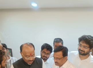 शेतकऱ्यांसाठी कर्ज मर्यादा पाच लाखांपर्यंत वाढविण्याची राष्ट्रवादी काँग्रेसची मागणी,पालकमंत्री यांना निवेदन…