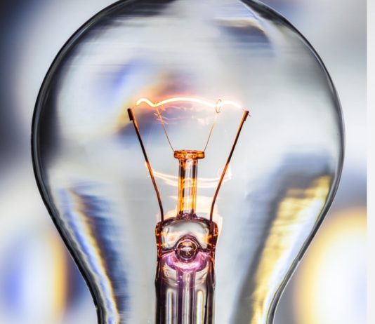 पिंपरी बुद्रुक ते नरसिंहपुर परिसरातील शेतकऱ्यासह उद्योजक संतप्त… — भारनियमनाची संध्याकाळची वेळ बदलण्याची मागणी… — संध्याकाळी सहा ते दहा चार तासा पैकी कपात करून दिवसा दोन तास करण्यात यावे…