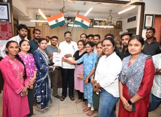 प्रियंका चिताडेंच्या नेतृत्वात आमदार सुधीर मुनगंटीवारांना निवेदन सादर!..