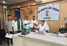 गाण्यावर बंदी नाही, मग नाचण्यावर गुन्हा कसा?… — “हिडमा” गाण्यावर नृत्य : पुण्यात विद्यार्थ्यावर गुन्हे प्रकरणी आजाद समाज पार्टीचा सवाल.. — गडचिरोलीतील विद्यार्थ्यांवर पुण्यात लावलेले गुन्हे तात्काळ रद्द करण्याची मागणी…