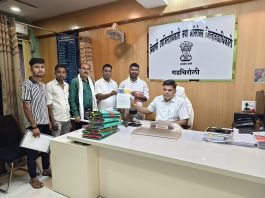 गाण्यावर बंदी नाही, मग नाचण्यावर गुन्हा कसा?… — “हिडमा” गाण्यावर नृत्य : पुण्यात विद्यार्थ्यावर गुन्हे प्रकरणी आजाद समाज पार्टीचा सवाल.. — गडचिरोलीतील विद्यार्थ्यांवर पुण्यात लावलेले गुन्हे तात्काळ रद्द करण्याची मागणी…