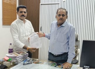 नागझिरा रोडच्या सिमेंटीकरण करणासाठी नगरसेवक इंजि.संदीप बावनकुळे यांचे जिल्हा परिषदेला निवेदन…