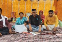 रेती उत्खनन प्रकरण उघड केल्यानंतर पत्रकाराला धमकी, कुटुंबासह आमरण उपोषण…