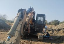 ब्रेकिंग न्यूज… — चौकशीसाठी चिमुरात आलेले जिल्हा परिषद अधिकारी फरार… — शिवसेना चिमूर तालुका प्रमुख विलास डांगे करणार पोलिसात गुन्हा नोंद करण्याची मागणी…