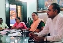 IMPACT DAKHAL .. — नगरपंचायत सफाई कामगारांचा बेमूदत संपावर अखेर निघाला तात्पुरता तोडगा,”ताळे ठोको आंदोलना”चा दिला होता इशारा… — पदाधिकाऱ्यांनी केली शिष्टाई,कामगारांचे दिले वेतन…