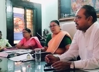 IMPACT DAKHAL .. — नगरपंचायत सफाई कामगारांचा बेमूदत संपावर अखेर निघाला तात्पुरता तोडगा,”ताळे ठोको आंदोलना”चा दिला होता इशारा… — पदाधिकाऱ्यांनी केली शिष्टाई,कामगारांचे दिले वेतन…