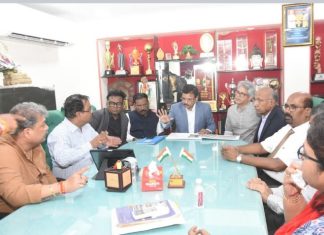 सामाजिक न्याय विभागाचे प्रधान सचिव डॉ.हर्षवर्धन काबळे यांची मुंबई येथील शिध्दार्थ काॅलेज ऑफ कॉमर्स अँड इकोनाॅमिक्स अँड लाॅ,”ला दिली भेट…