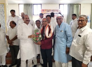 जिल्हा काँग्रेस कमिटीने केला शहराध्यक्ष आतिश शिरभाते यांचा सत्कार…