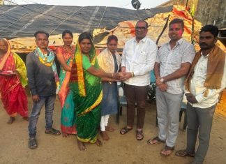 शंकरपूरच्या लेकीची कमाल, कठीण परिस्थितीवर मात करत चंद्रपूर पोलीस पदावर निवड… — भाजपा नेते तथा चंद्रपूर जिल्हा परिषदेचे माजी अध्यक्ष डॉ. सतिश भाऊ वारजुकर यांनी केला शाल व श्रीफळ देऊन सत्कार…