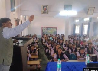 महात्मा ज्योतिबा फुले यांचे विचार विद्यार्थ्यानी समाजापर्यंत नेले पाहिजे :- डॉ.केशव मेंढे