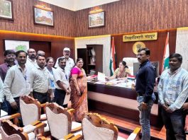 तहसिलदार राजेश भांडारकरांच्या बदलीसाठी महसूल कर्मचाऱ्यांनी कंबर कसली…