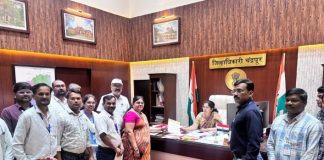 तहसिलदार राजेश भांडारकरांच्या बदलीसाठी महसूल कर्मचाऱ्यांनी कंबर कसली…