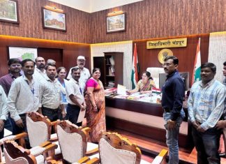 तहसिलदार राजेश भांडारकरांच्या बदलीसाठी महसूल कर्मचाऱ्यांनी कंबर कसली…