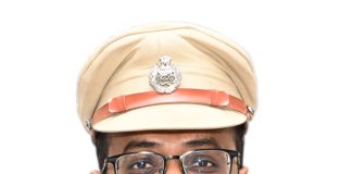 “It is simply unbelievable – have the Chimur and Bhisi police actually started performing their duties? — Did the previously dormant, derelict police officers suddenly spring into action the moment the Chandrapur District Superintendent of Police was transferred? — When will the Revenue Department officials finally wake up from their slumber? — The police have still not turned their gaze toward the illegal betting rackets, illicit liquor trade, unauthorized gravel and sand mining operations, or the prostitution rings…