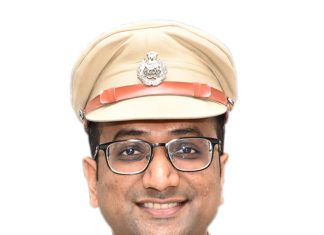 “It is simply unbelievable – have the Chimur and Bhisi police actually started performing their duties? — Did the previously dormant, derelict police officers suddenly spring into action the moment the Chandrapur District Superintendent of Police was transferred? — When will the Revenue Department officials finally wake up from their slumber? — The police have still not turned their gaze toward the illegal betting rackets, illicit liquor trade, unauthorized gravel and sand mining operations, or the prostitution rings…