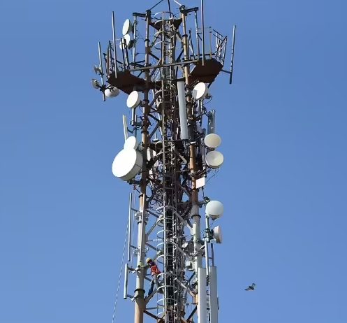 Customers in the Rural Areas of Chimur Taluka Distressed Due to Lack of Jio Network Coverage… — Should We Switch Our Jio SIM Cards?