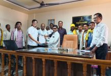 धानाचे चुकारे, बोनससाठी काँग्रेसचे तहसीलदारांमार्फत मुख्यमंत्र्यांना निवेदन…