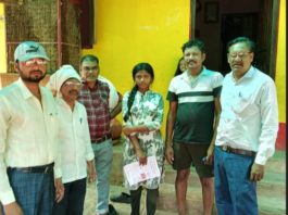 भर उन्हात विद्यार्थ्यांची व शिक्षकांची अकरावी प्रवेशासाठी पायपीट…. — शिक्षणासाठी जिद्दीचा प्रवास…