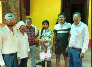 भर उन्हात विद्यार्थ्यांची व शिक्षकांची अकरावी प्रवेशासाठी पायपीट…. — शिक्षणासाठी जिद्दीचा प्रवास…