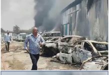 Major Fire in Nagpur: Hundreds of Vehicles Reduced to Ashes… — Entire Warehouse Engulfed in Flames; Atmosphere of Fear Grips the Area…