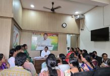 उमेद च्या महिलांनी आमदारांची भेट घेत केली बैठक सभागृहाची मागणी…
