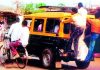 वर्षभरापासून काळीपिवळीचा दरारा…. — गडचिरोली-आरमोरी मार्गे प्रवास करणाऱ्या प्रवासांना कोंबून आणत,केले जाते डबल भाडे वसुली….